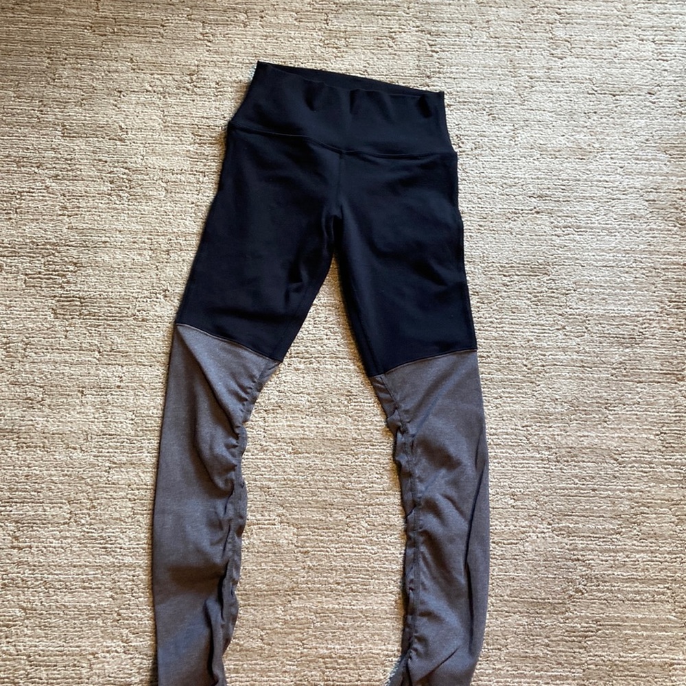 Alo Goddess leggings